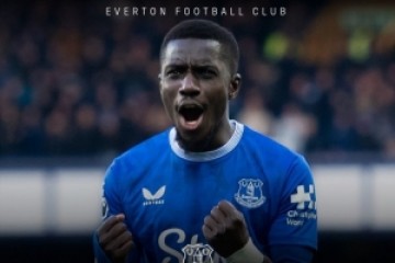 官方：埃弗顿与35岁中场盖耶续约至2026年6月 含1年续约选项