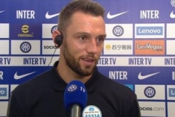 德弗里：国米三大传奇是大罗、斯内德和岩石 乔丹和德约给我启发