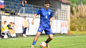 开云博彩-罗马诺确认国米完成克罗地亚新星杜耶-斯拉蒂纳签约，16岁右后卫加盟在即