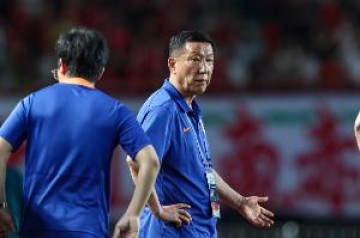 足球报：泰山队有两个关键事情要解决，是否换帅以及是否年轻化