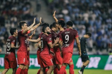 开云投注-【中超】巴尔加斯帽子戏法 海港客场6比0胜10人深圳